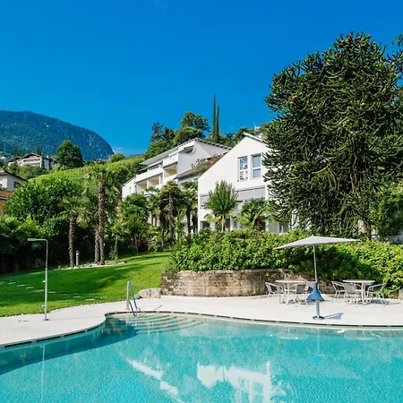Kroellnerhof 3* Lana