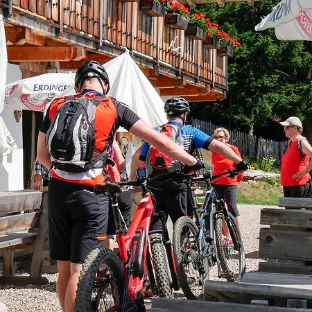 Kröllnerhof 3* Lana