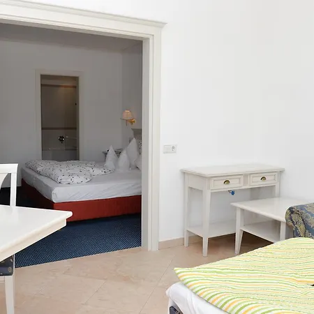 Ξενοδοχείο Kroellnerhof 3*